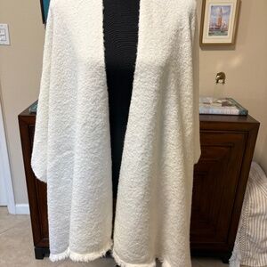 Beryll Malibu Winter White Cashmere Wrap Poncho Open Shawl NWOT